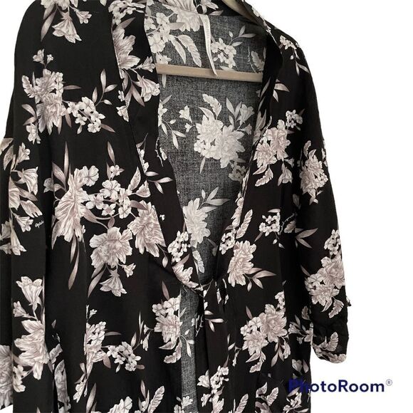 Spiritual Gangster Amanda 3/4 Sleeve Lightweight Kimono - Picture 9 of 9